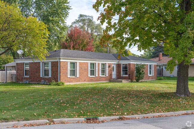 Single story brick ranches are common in East Dundee.