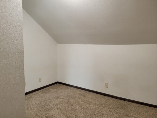 2240 West Ave S, La Crosse, WI 54601 - photo 5