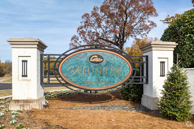 Reunion is located in Madison, Mississippi, about 10 miles north of Jackson.