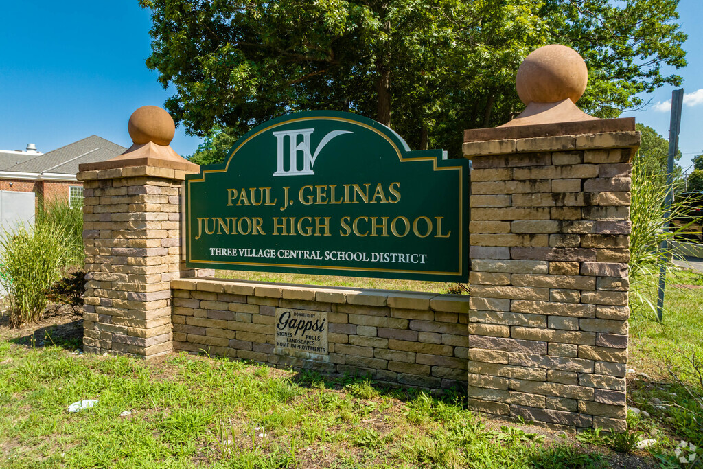 Welcome to Paul J. Gelinas Junior High School in Old Field.