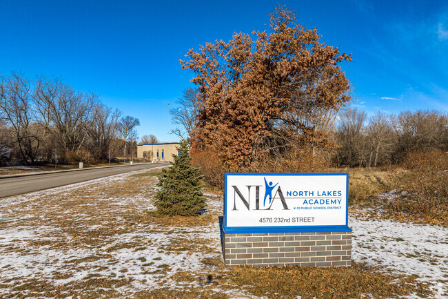 The average class size at North Lakes Academy Elementary is 23.