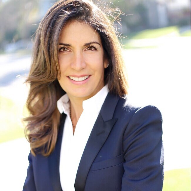 Millie BonaparteWyse Real Estate Agent in Los Angeles, CA