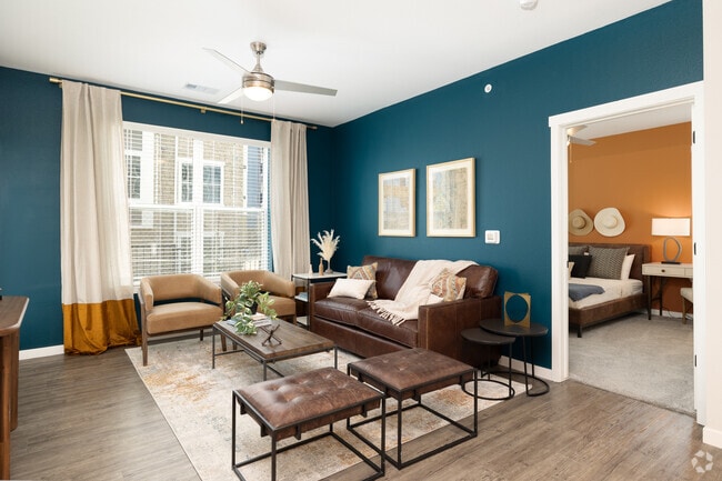 2BR,2BA - 1095SF