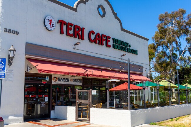 Teri Cafe is a popular restaurant in the nearby Tri City Crossroad shopping mall.