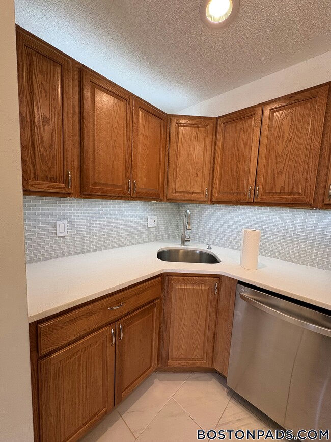 50 Green St unit 411, Brookline, MA 02446 - photo 3