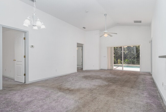 923 Sandy Ridge Dr, Davenport, FL 33896 - photo 2