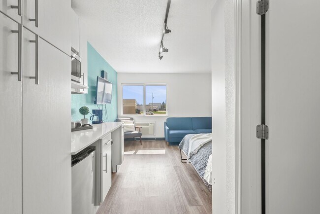 228 Spaces - Furnished Micro-Living Apartments, Cedar Falls, IA 50613 - photo 6