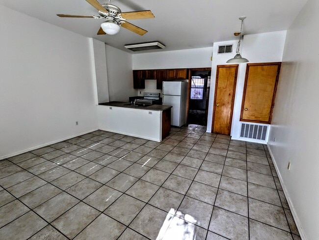 223 Cornell Dr SE unit B, Albuquerque, NM 87106 - photo 3