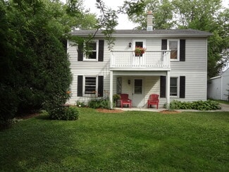 34130 Davies Dr Unit Upper Duplex, Oconomowoc, WI 53066