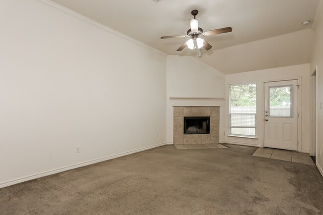 4050 Cottage Park Ct, Arlington, TX 76013 - photo 2