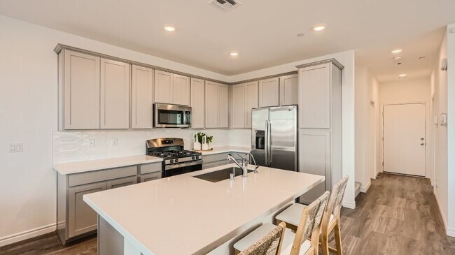 1037 Presley Ridge St unit 36037168, Henderson, NV 89002 - photo 6