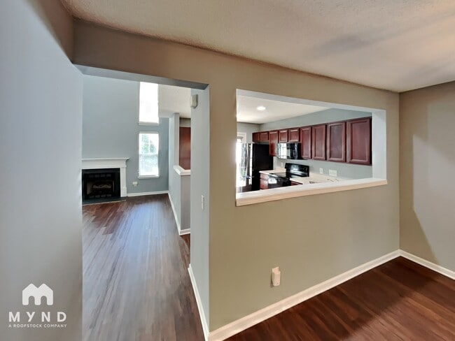 16724 Timber Crossing Rd, Charlotte, NC 28213 - photo 6