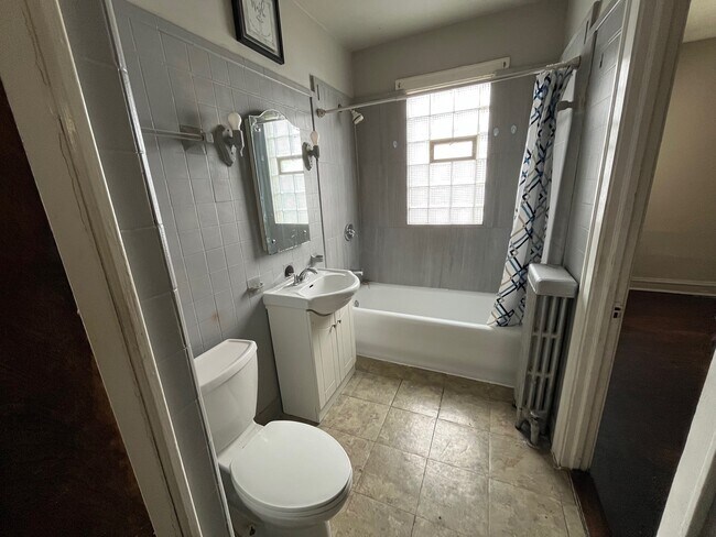 9151 S Ada St unit 2N, Chicago, IL 60620 - photo 6