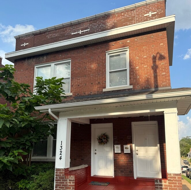 1324 Mccausland Ave unit 2F, Saint Louis, MO 63117 - photo 1