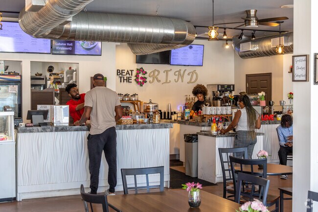 Start your morning with a delicious drink from Beat the Daily Grind coffeeshop in Lower Chelsea.