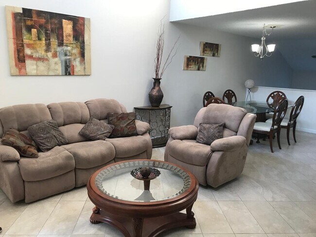 4878 NW 97th Place unit 4878 NW 97 Plc., Doral, FL 33178 - photo 4