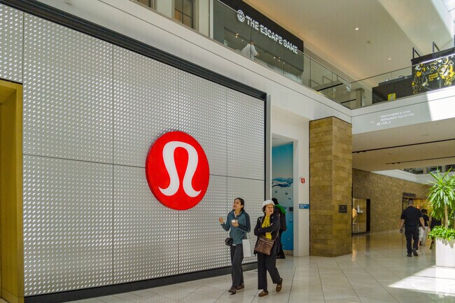 Westfield Valley Fair is just a across from the freeway of Bascom-Forest neighborhood.