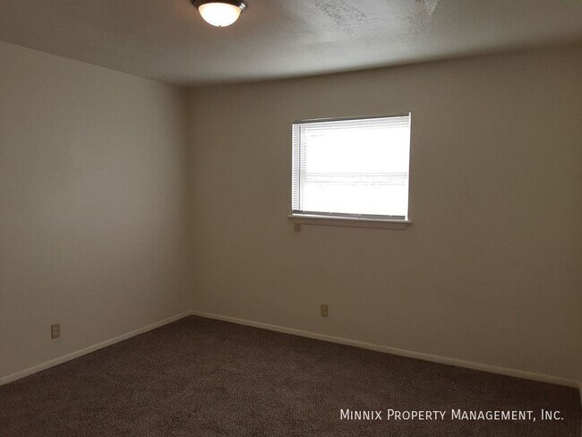 711 S Austin Ave unit 201, Tulia, TX 79088 - photo 5