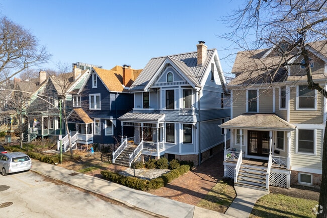 Homes closely line the streets of Hyde Park.