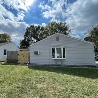 3814 10th Avenue Ct, Moline, IL 61265