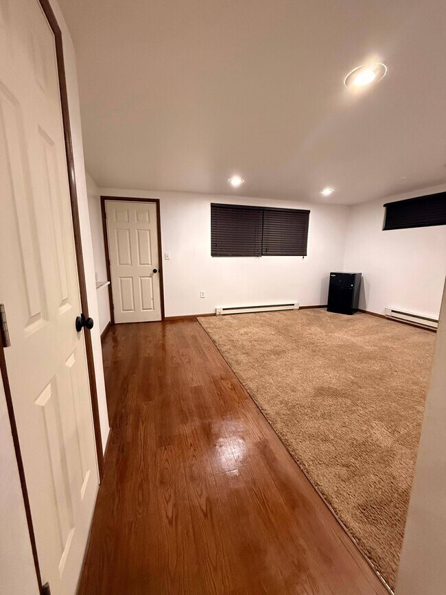 1011 5th Ave SE unit 2, Minot, ND 58701 - photo 4