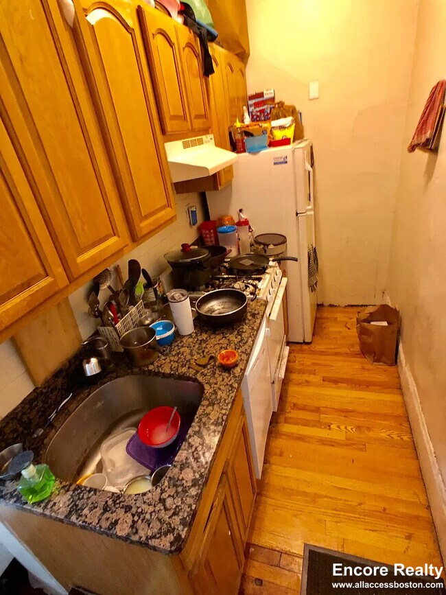 313 Huntington Ave unit 1B, Boston, MA 02115 - photo 2