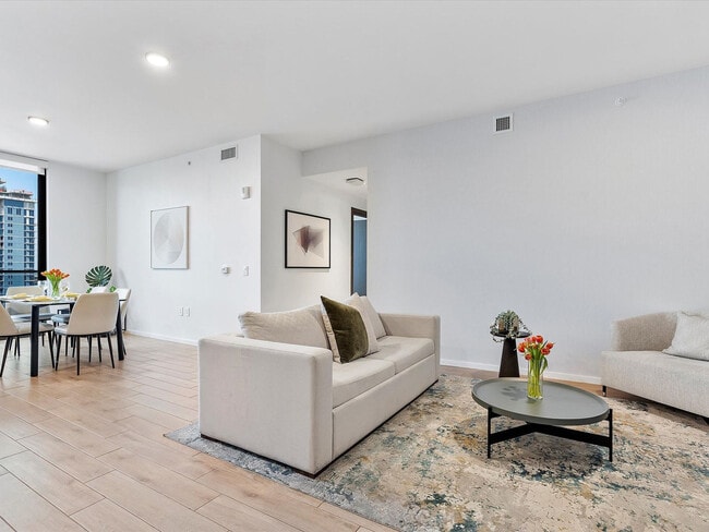 The Elser unit ID1335266P, Miami, FL 33132 - photo 2