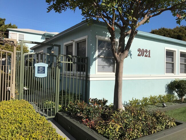 2021 Ocean Park Blvd unit Front Unit, Santa Monica, CA 90405 - photo 2