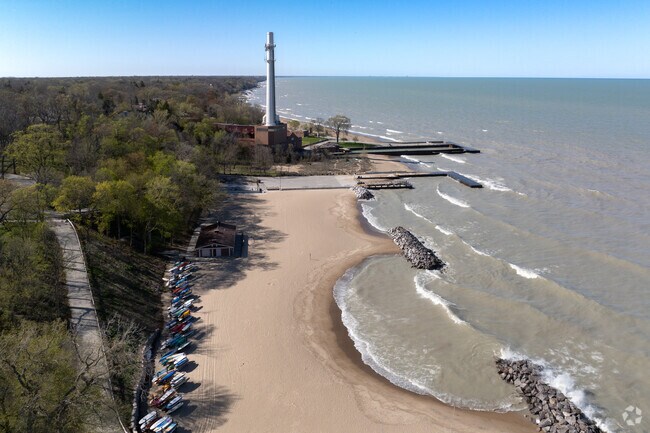 Northfield residents have access to Glencoe Beach, along the shores of Lake Michigan.