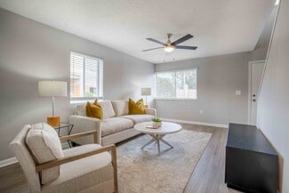 900 Woodside Cir, Kissimmee, FL 34741