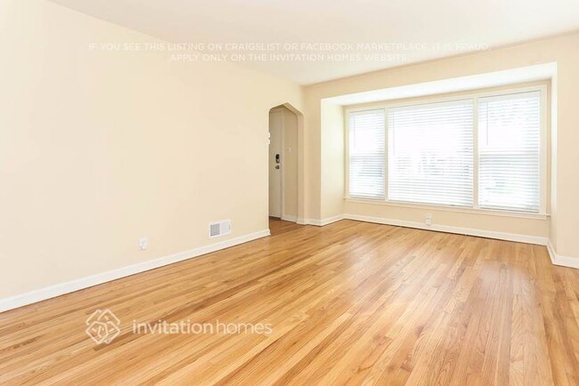 9024 S Albany Ave, Evergreen Park, IL 60805 - photo 5