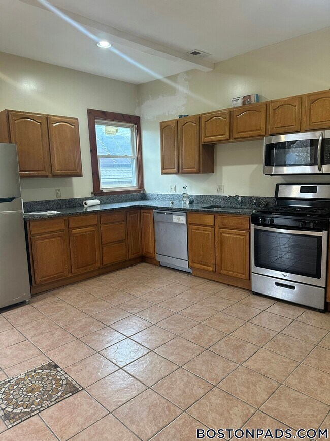 10 Westminster Ave unit 3, Roxbury, MA 02119 - photo 4