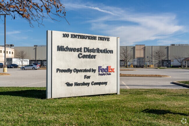 Gateway Commerce Center, over 800,000 sq ft, hosts major distribution hubs.