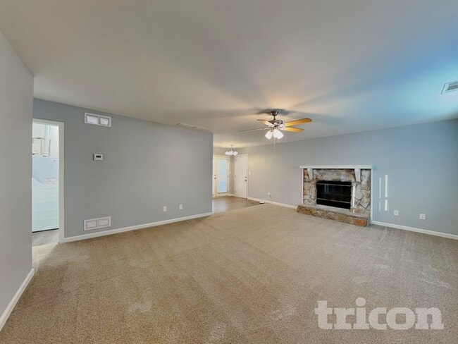 2445 Hillboro Cir S W, Marietta, GA 30064 - photo 2