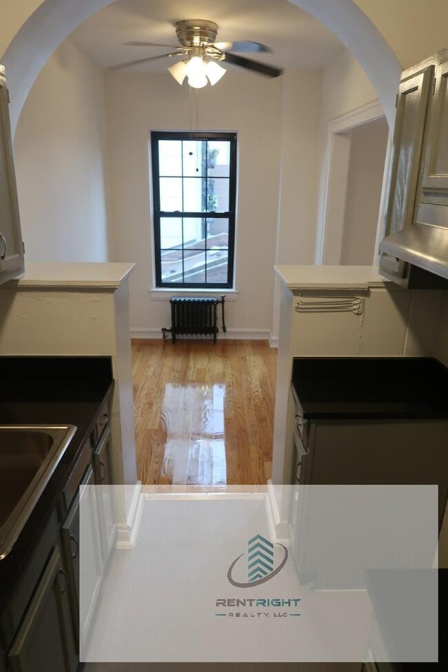 426 W Briar Place Unit H6, Chicago, IL 60657