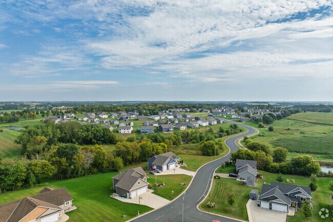 Montgomery housing market offers diverse options from $150,000 to $600,000, where well-kept vintage homes from the early-mid 20th century blend with modern builds in newer subdivisions.