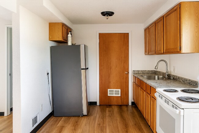 126 Reed St unit 2, Toledo, OH 43605 - photo 4