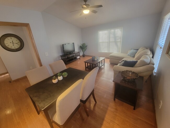 7804 Eby St unit 4, Overland Park, KS 66204 - photo 4