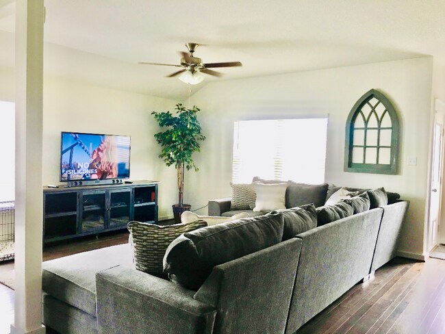 741 Carol Dr, Hutto, TX 78634 - photo 6