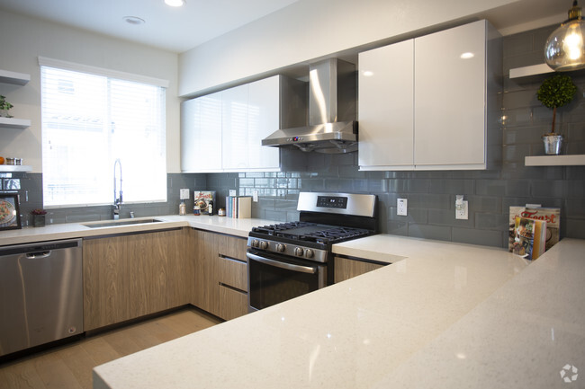 3BR, 3BA-1832 SF