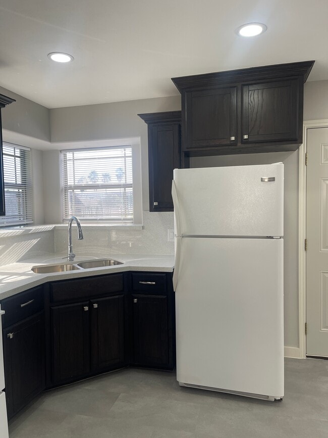 404 E 2nd St unit D, La Joya, TX 78560 - photo 5