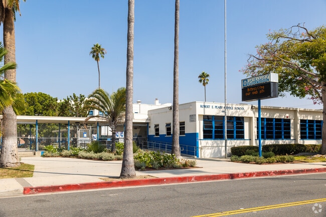 Peary Middle School has an overall C+ grade from Niche.