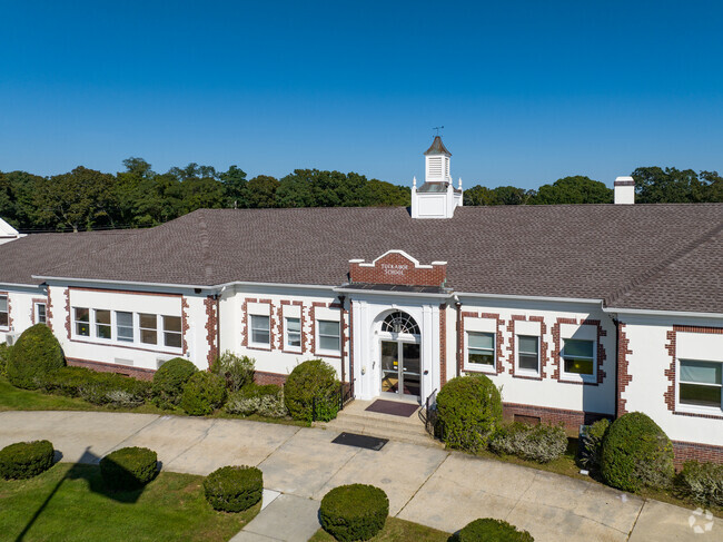 Tuckahoe School main entrance.
