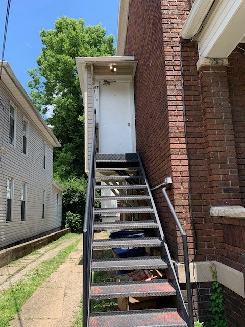 86 W State St unit B, Athens, OH 45701 - photo 3