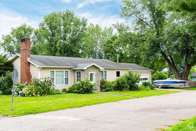 Of the home styles you can find in Five Avenues, a ranch is a popular choice.