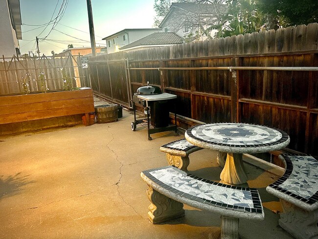 564 13th St unit Rear Unit, Imperial Beach, CA 91932 - photo 2