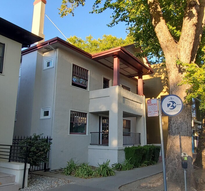2227 J St unit Upper C, Sacramento, CA 95816 - photo 1