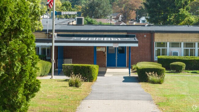 Connolly Elementary School is a top rated school on Long Island.