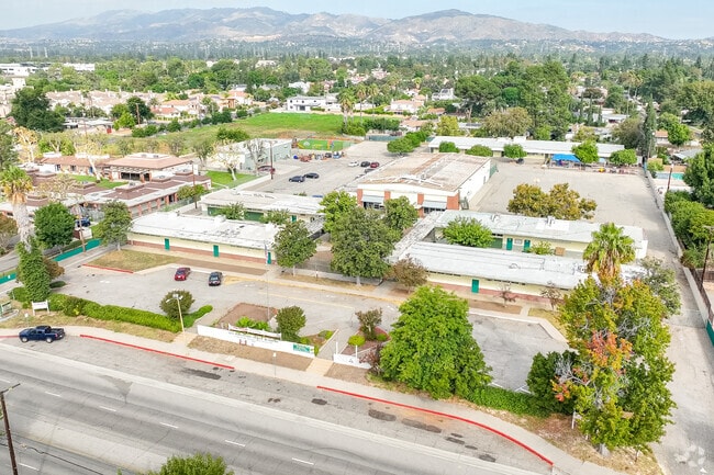 Andasol Avenue Elementary School features a large campus for students to learn and explore.