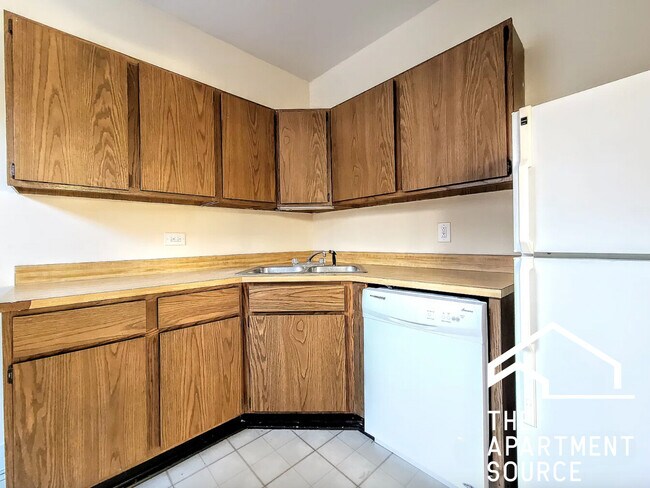 3523 N Racine Ave unit W3, Chicago, IL 60657 - photo 4